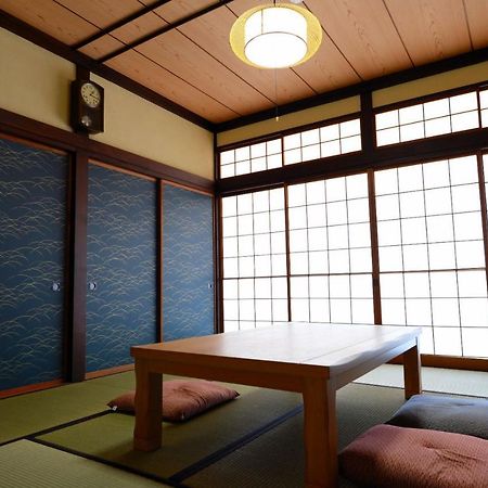 Guesthouse Iwase Toyama Station Exterior foto
